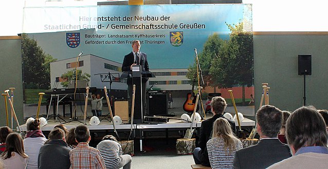 Bild: Gr&ouml;&szlig;ter Spatenstich f&uuml;r gr&ouml;&szlig;ten Eigenbau des Kyffh&auml;userkreises