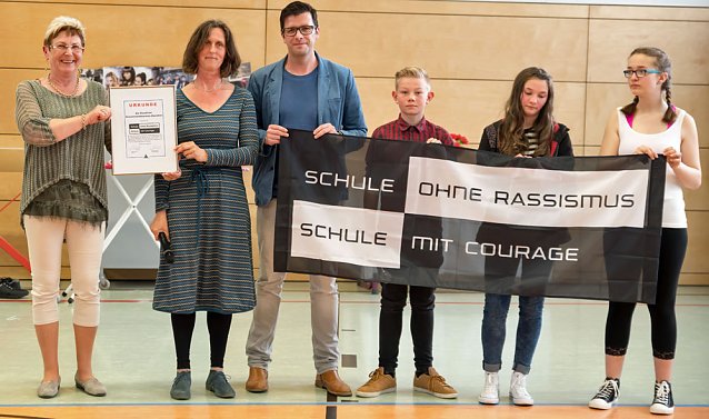Bild: Schule mit Herz und Courage!