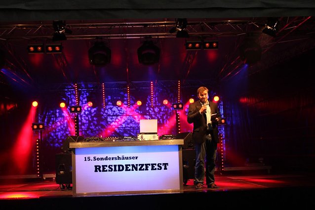 Bild: Feuchter Beginn beim Residenzfest