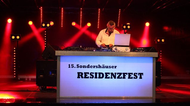 Bild: Feuchter Beginn beim Residenzfest
