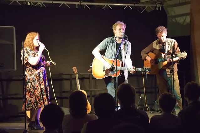 Bild: R&uuml;ckblick zum Konzert von Joseph Parsons (solo) und dem Duo DOGHOUSE ROSES
