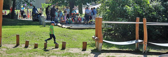 Bild: Mehrgenerationen Spielplatz eingeweiht