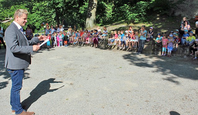 Bild: Mehrgenerationen Spielplatz eingeweiht