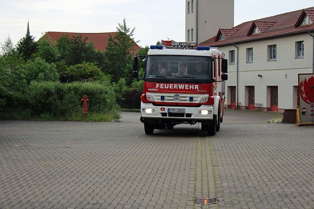 Bild: Fahrt mit einem Feuerwehrauto