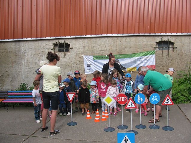 Bild: Verkehrssicherheitstag in der Kindertageseinrichtung Riethspatzen Heygendorf