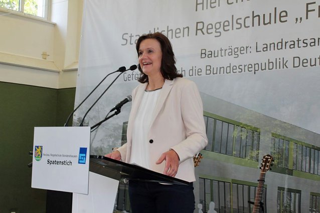 Bild: Spatenstich f&uuml;r Franzbergschule erfolgt