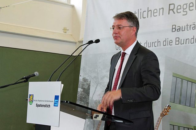 Bild: Spatenstich f&uuml;r Franzbergschule erfolgt