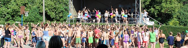 Bild: Fachschule organisierte wieder Schwimmbadfest
