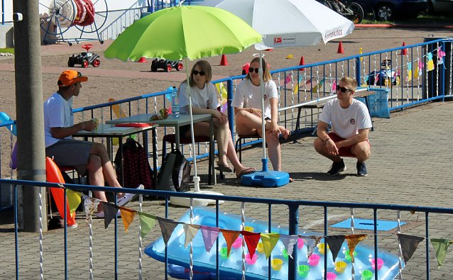 Bild: Fachschule organisierte wieder Schwimmbadfest