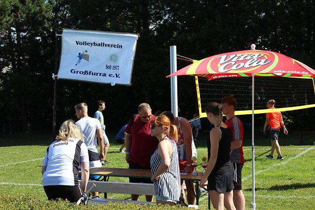 Bild: 24-h-Schwimmen gestartet