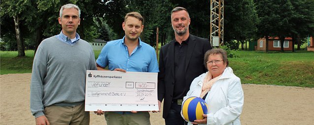 Bild: Scheck f&uuml;r die SG Berka