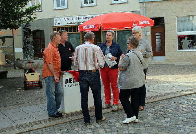 Bild: Die Linke im Stra&szlig;enwahlkampf