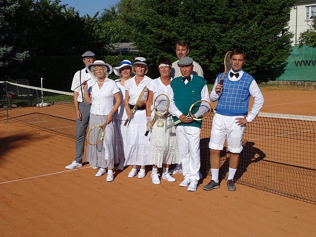 Bild: F&uuml;r Tennisfreunde und die es werden wollen