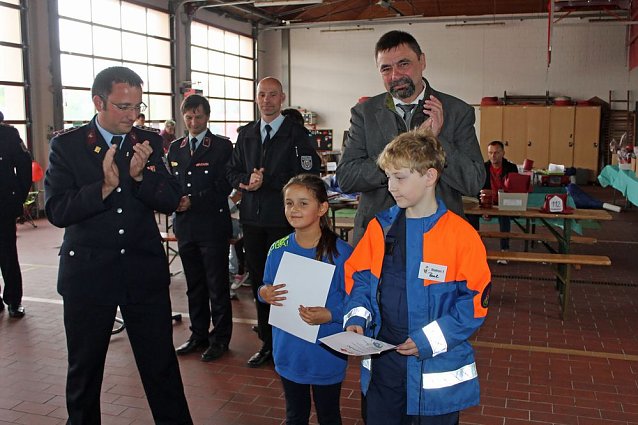 Bild: Feuerwehr buntem Programm