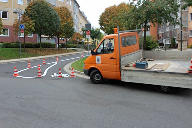 Bild: Fahrradspur wieder markiert