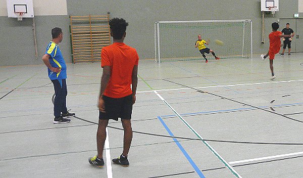 Bild: Cliquenfu&szlig;ballturnier � Fair geht vor