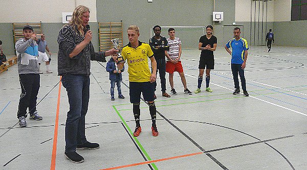 Bild: Cliquenfu&szlig;ballturnier � Fair geht vor