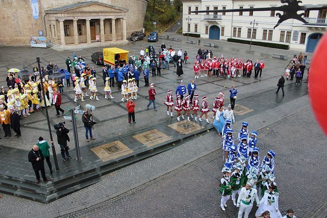 Bild: Rathaus "gepl&uuml;ndert"