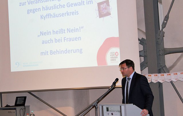 Bild: Im Zentrum der Aufmerksamkeit - Behinderte Menschen