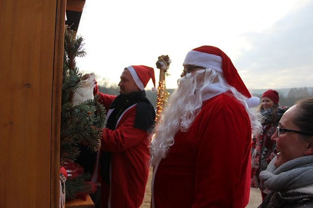 Bild: 4. Weihnachtsmarkt am Bebraer Teich