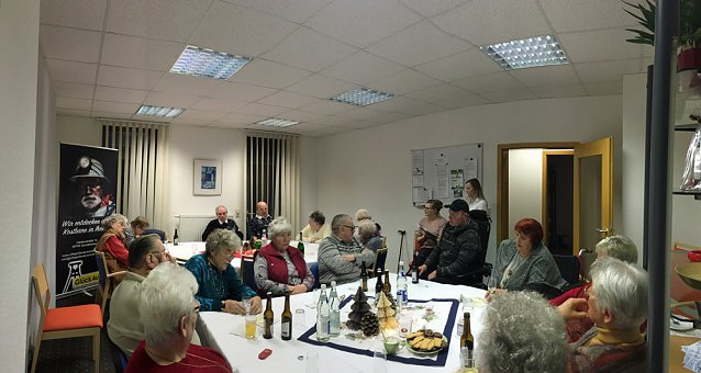 Bild: Weihnachtliche Stimmung zum Nikolaus beim Pflegedienst Gl&uuml;ck Auf