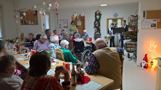Bild: Weihnachtsfeier bei der Volkssolidarit&auml;t