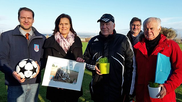 Bild: Sportplatz Oldisleben &uuml;bergeben