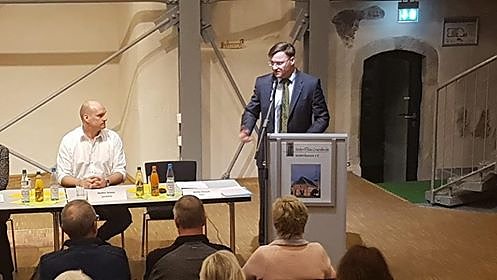 Bild: Angehenden Politikern auf den Zahn gef&uuml;hlt (2)