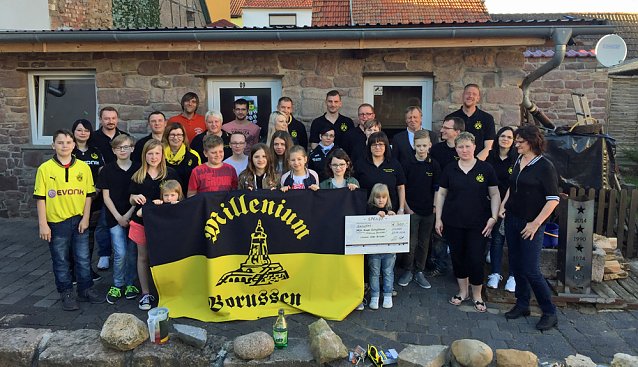 Bild: Ein "Held " zu Gast bei Freunden