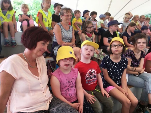 Bild: Fahrt zum Kinderfest