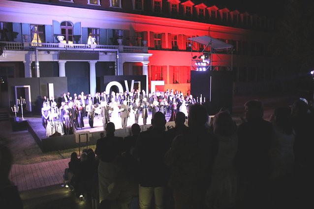 Bild: La traviata mit glanzvoller Premiere