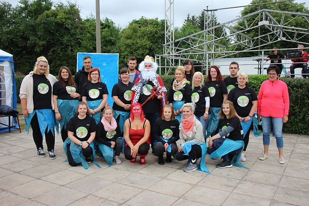 Bild: Schwimmbadfest mit der Fachschule