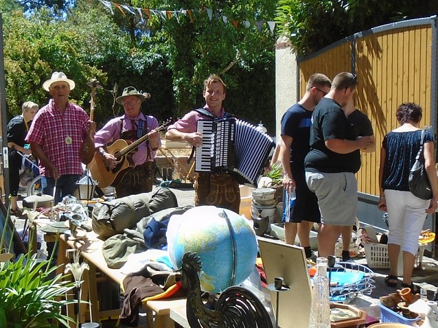 Bild: 6. Flohmarkt mit Mega - Besucherrekord