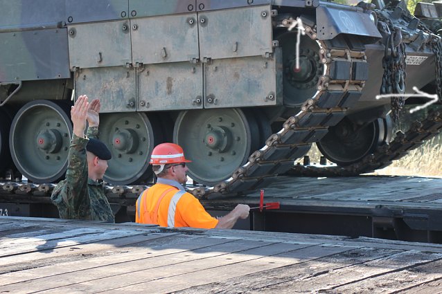 Bild: Panzer in Richtung Litauen verladen