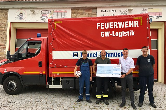 Bild: Finanzielle Unterst&uuml;tzung f&uuml;r die Feuerwehr Heldrungen