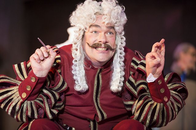 Bild: Michael Tews � hier als B&uuml;rgermeister van Bett in Zar und Zimmermann bei den Th&uuml;ringer Schlossfestspielen Sondershausen � singt den Falstaff in Die lustigen Weiber von Windsor