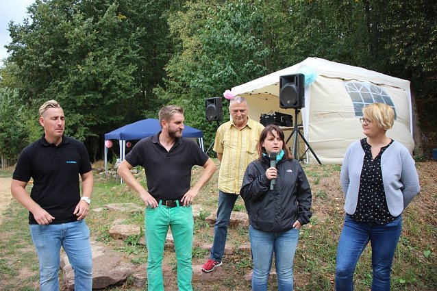 Bild: Sommerfest im Wohngebiet