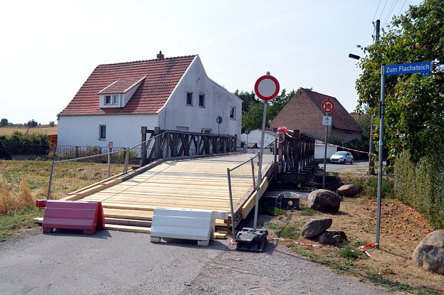 Bild: Auflagen f&uuml;r Flachsteich-Br&uuml;cke in Thalebra