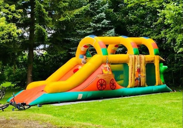 Bild: Kinderfest zum Einj&auml;hrigen