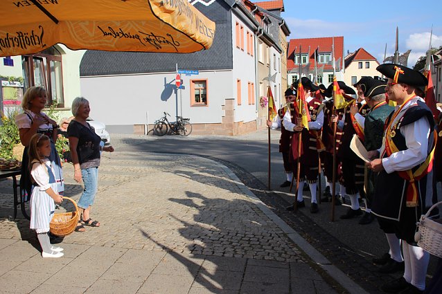 Bild: Hausm&auml;nner mit Umzug durch Bad Frankenhausen