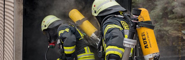 Bild: Feuerwehren &uuml;bten in Greu&szlig;en