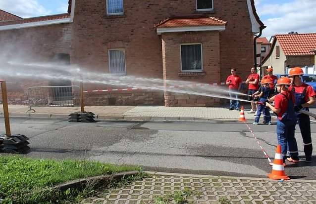 Bild: Feuerwehrsport mit Meisterschaft