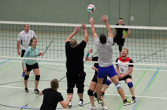 Bild: Volleyballturnier gestartet