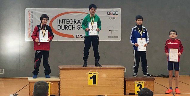 Bild: Medaillensegen f&uuml;r AC Germania Artern in Halle