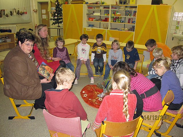 Bild: Adventliches Vorlesen