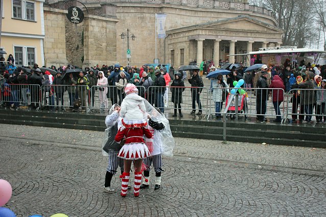 Bild: Rosenmontagsumzug nass gemacht
