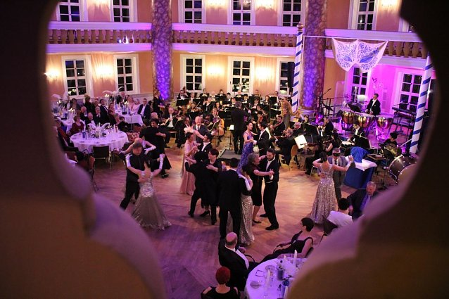 Bild: Venezianischer Maskenball