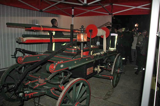 Bild: Freiwillige Feuerwehr pr&auml;sentierte HLF20
