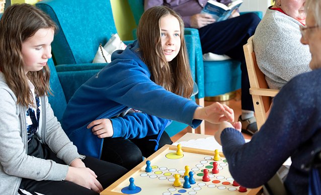 Bild: Jung trifft alt - Klosterschule trifft Wohnstift