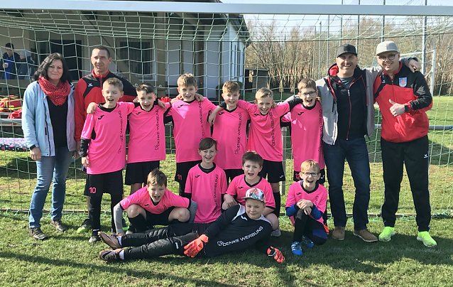 Bild: Unsere E-Junioren im neuen Outfit
